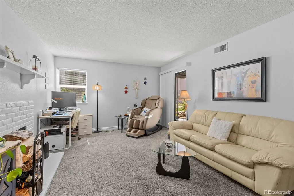 9867 E Peakview Avenue Englewood CO 80111