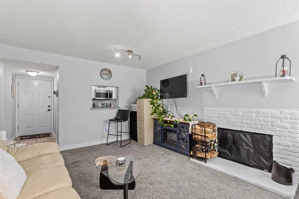 9867 E Peakview Avenue Englewood CO 80111