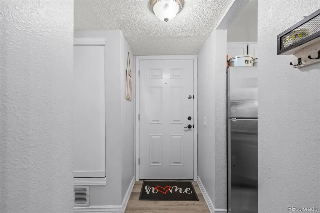 9867 E Peakview Avenue Englewood CO 80111