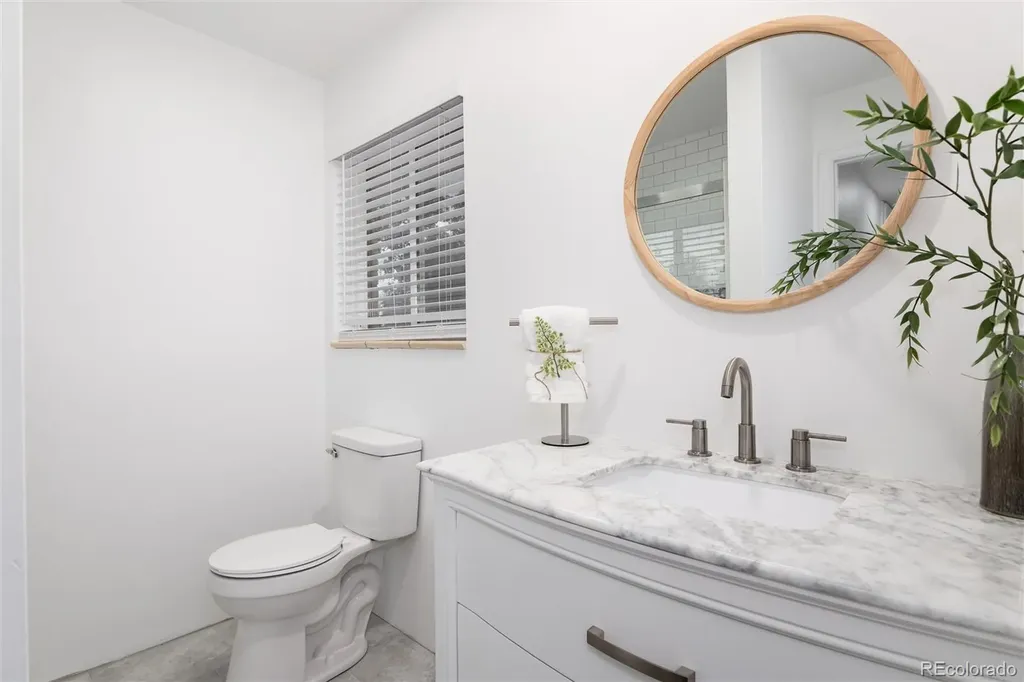 402 Ursula Street Aurora CO 80011