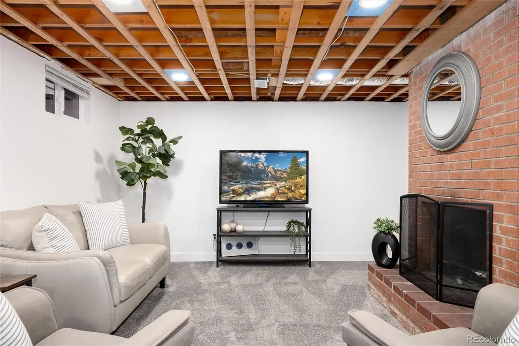402 Ursula Street Aurora CO 80011