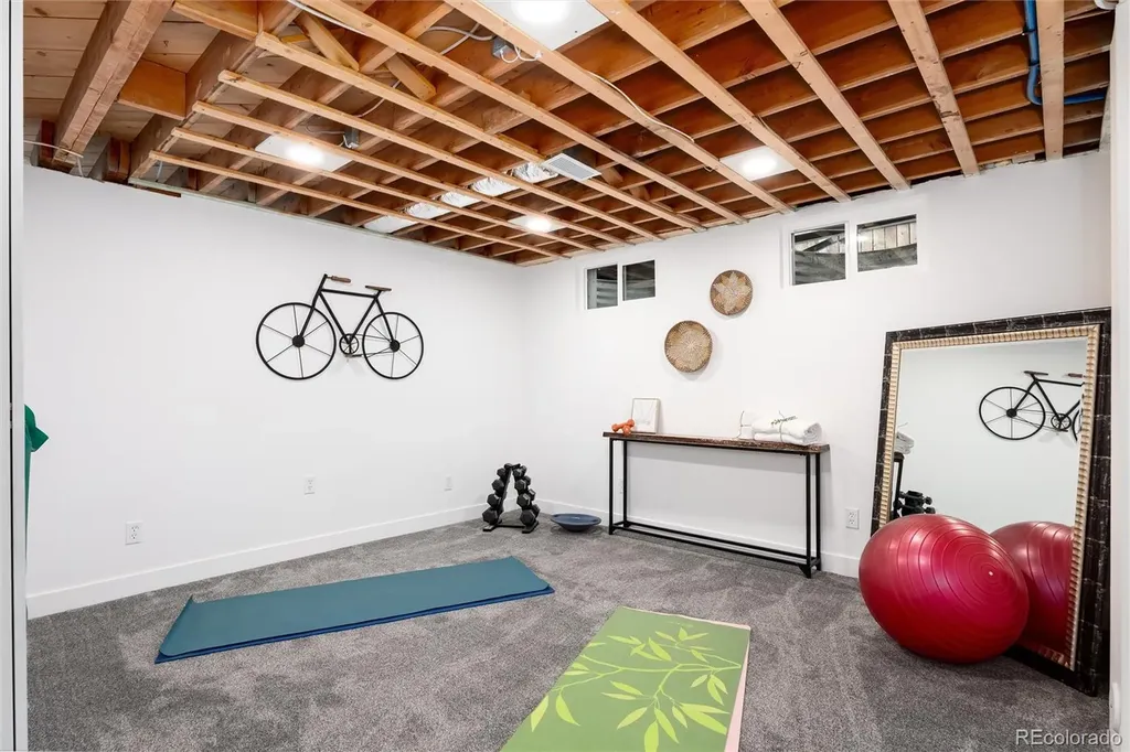 402 Ursula Street Aurora CO 80011
