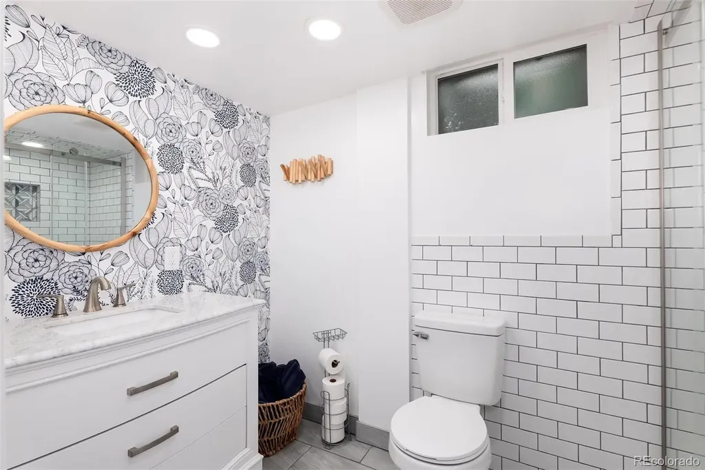 402 Ursula Street Aurora CO 80011