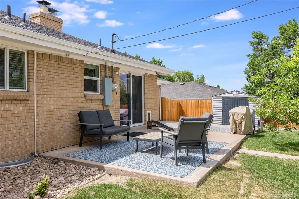 402 Ursula Street Aurora CO 80011