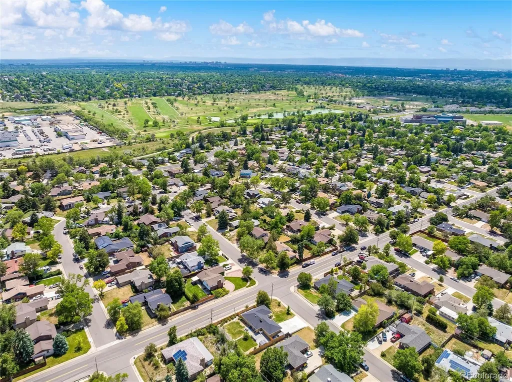 402 Ursula Street Aurora CO 80011