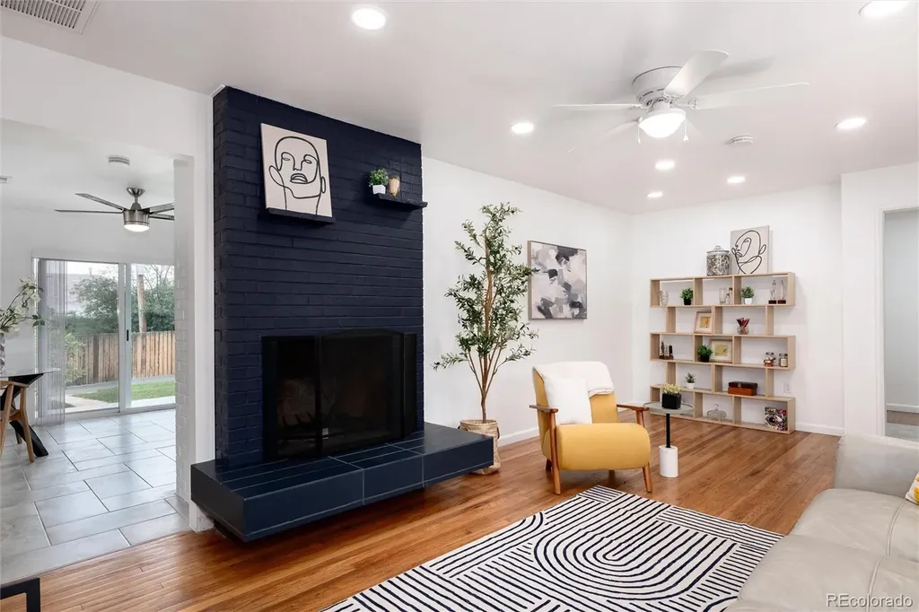 402 Ursula Street Aurora CO 80011