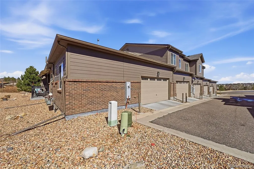 6769 S Old Hammer Court Aurora CO 80016