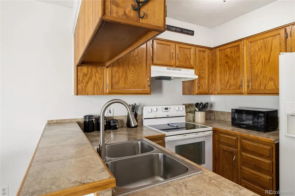 8805 W Floyd Avenue Lakewood CO 80227