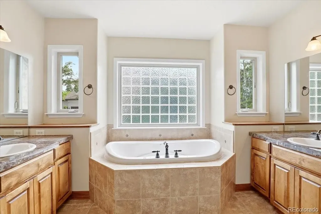 1860 S Manor Lane Lakewood CO 80232