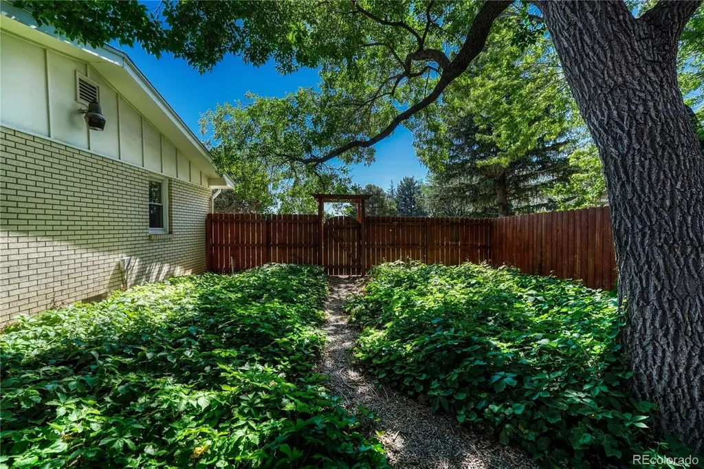 234 Crestridge Avenue Colorado Springs CO 80906