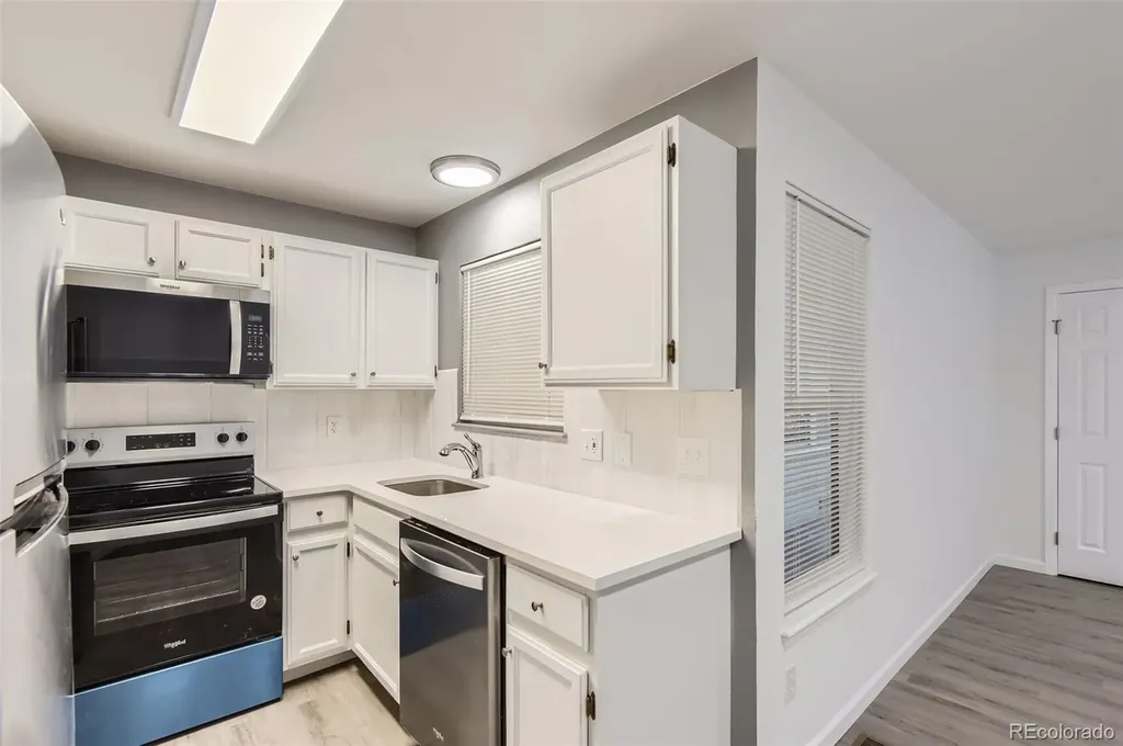 932 S Dearborn Aurora CO 80012