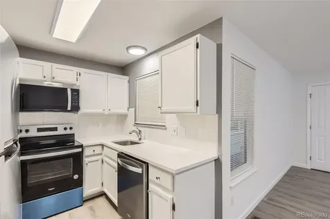 932 S Dearborn Aurora CO 80012