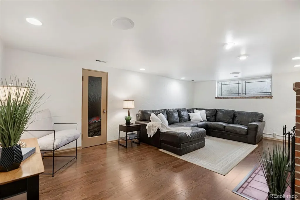 1090 Bonnie Brae Boulevard Denver CO 80209