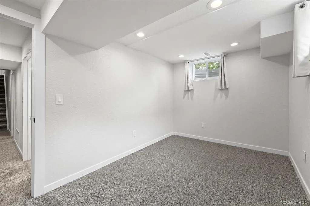 4281 Dixon Drive Westminster CO 80031
