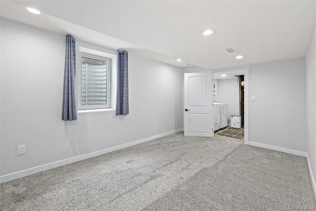 4281 Dixon Drive Westminster CO 80031