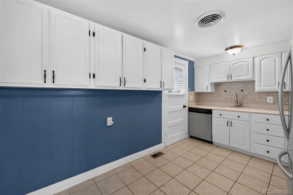 1580 S Knox Court Denver CO 80219