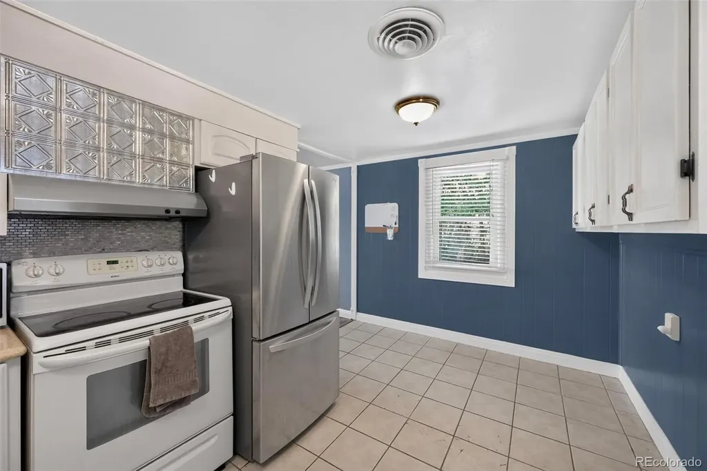 1580 S Knox Court Denver CO 80219