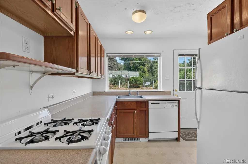4396 S Huron Street Englewood CO 80110