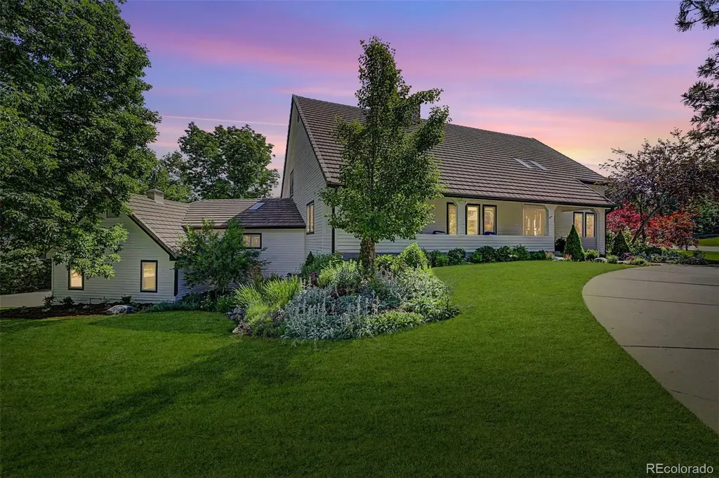 1519 E Maplewood Court Littleton CO 80121
