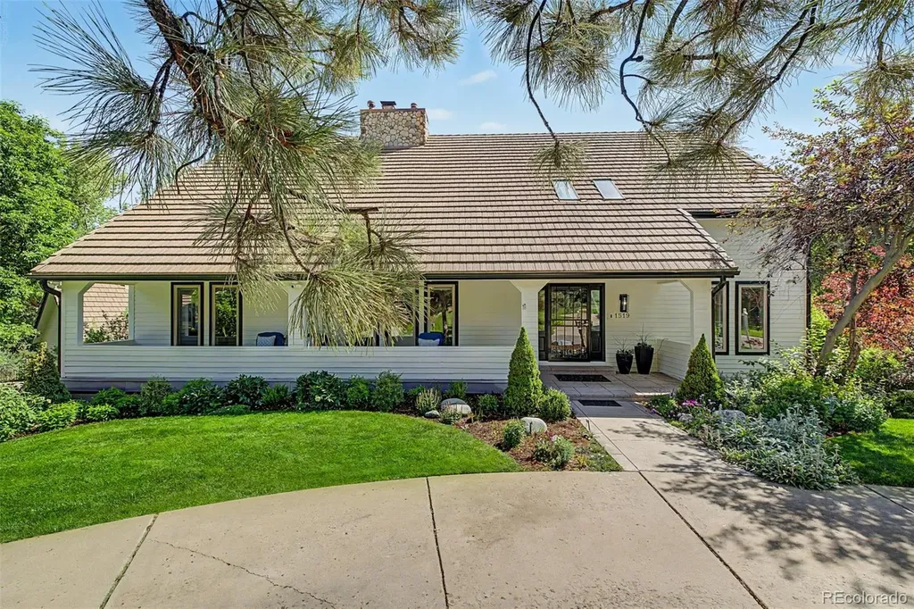 1519 E Maplewood Court Littleton CO 80121