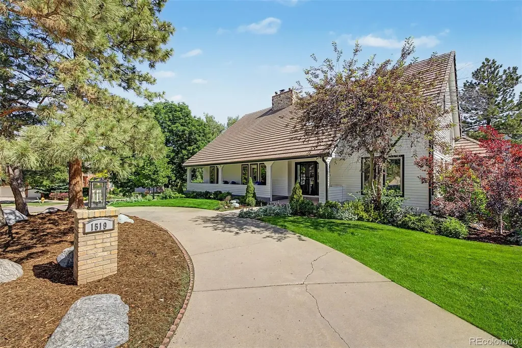 1519 E Maplewood Court Littleton CO 80121