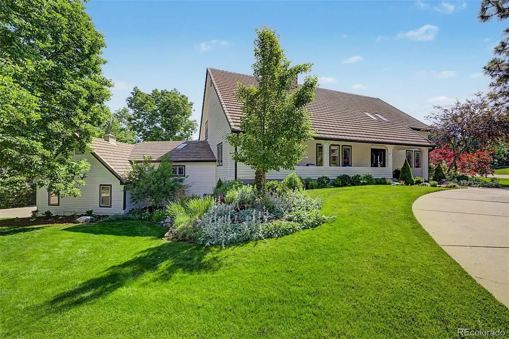1519 E Maplewood Court Littleton CO 80121