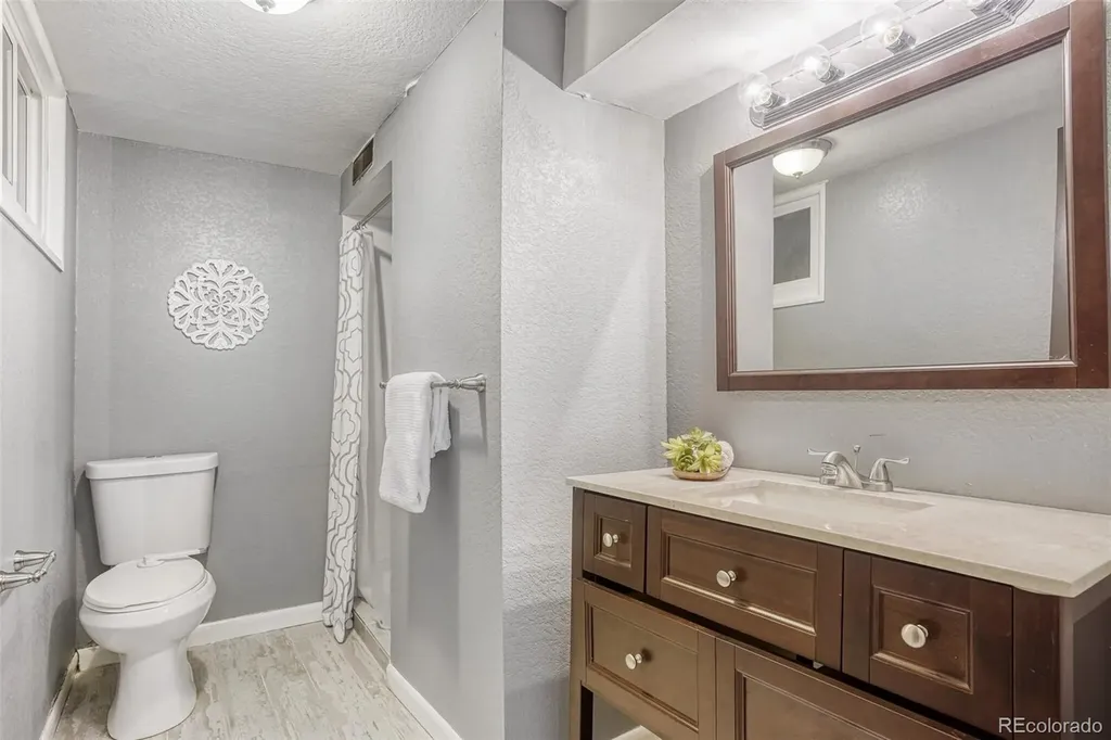 627 S Jasmine Way Denver CO 80224