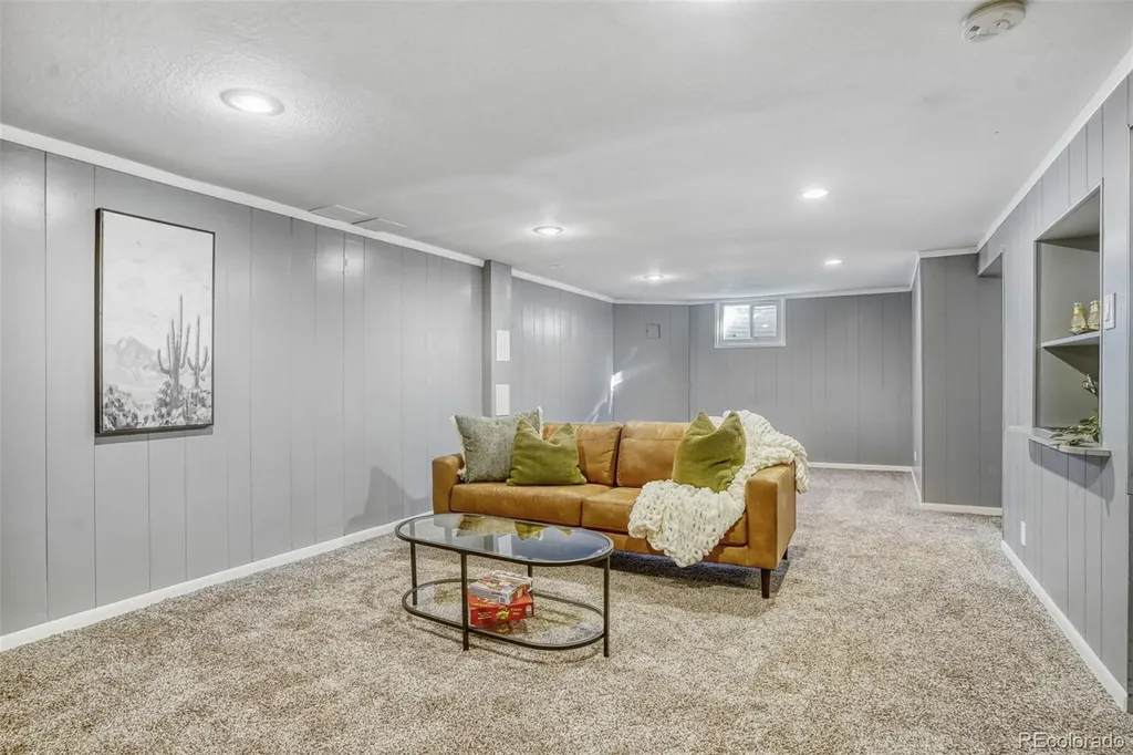 627 S Jasmine Way Denver CO 80224