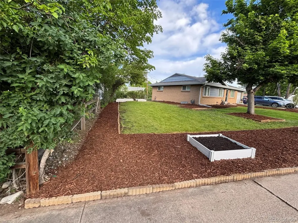 627 S Jasmine Way Denver CO 80224
