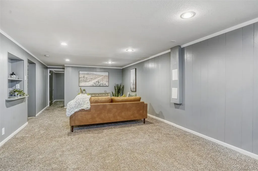 627 S Jasmine Way Denver CO 80224