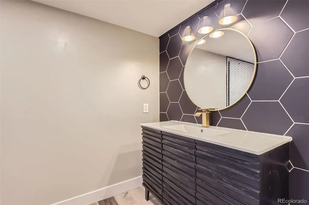 3576 S Holly Street Denver CO 80237