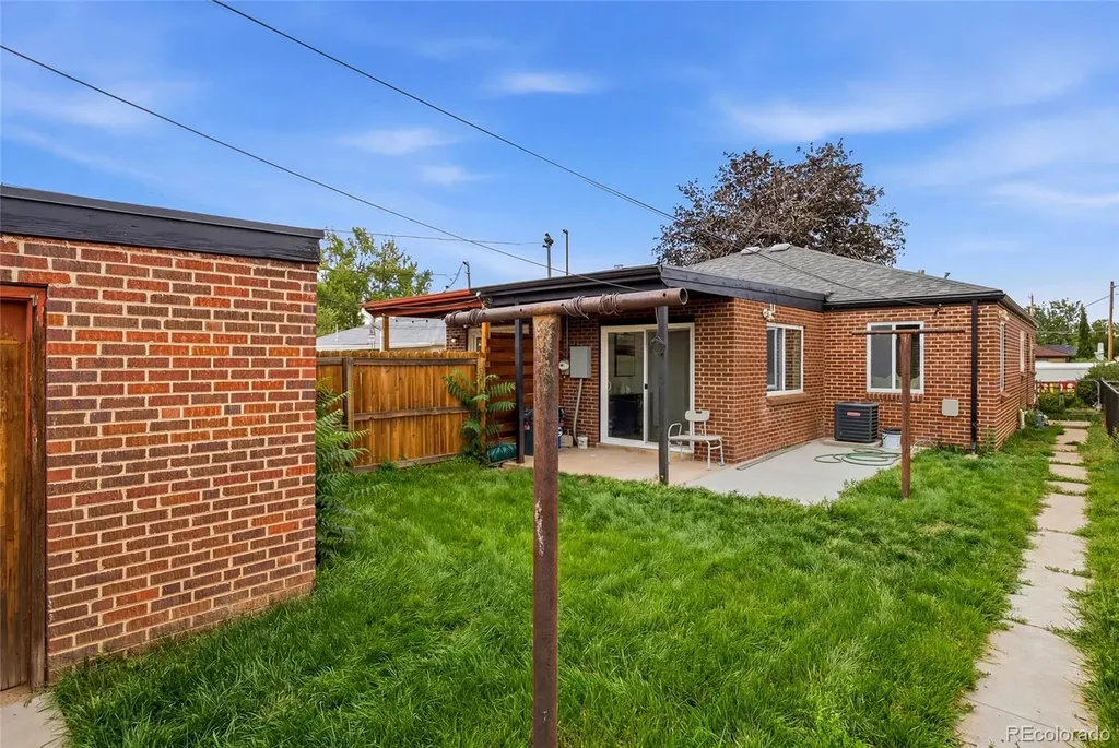 2823 N Madison Street Denver CO 80205