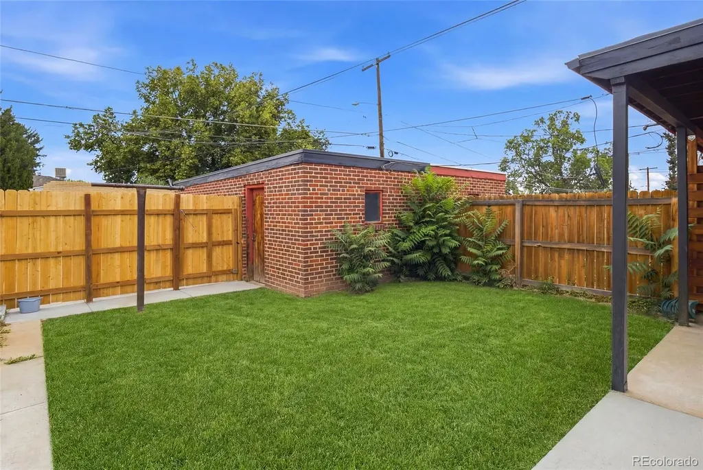2823 N Madison Street Denver CO 80205