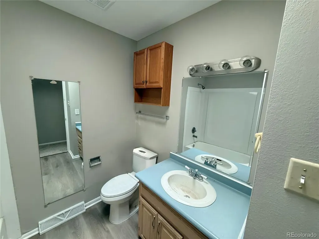 1437 S Yank Street Lakewood CO 80228