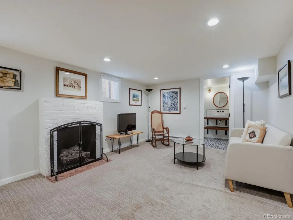 2365 Albion Street Denver CO 80207