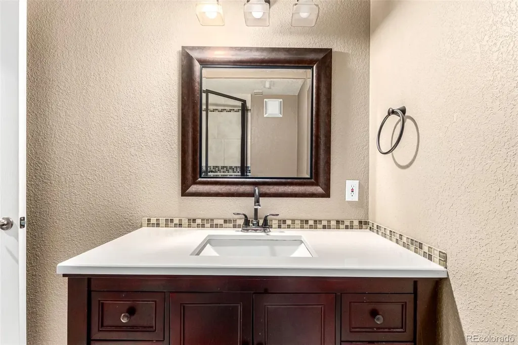 7556 S Shawnee Street Aurora CO 80016