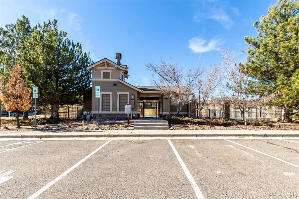 7556 S Shawnee Street Aurora CO 80016