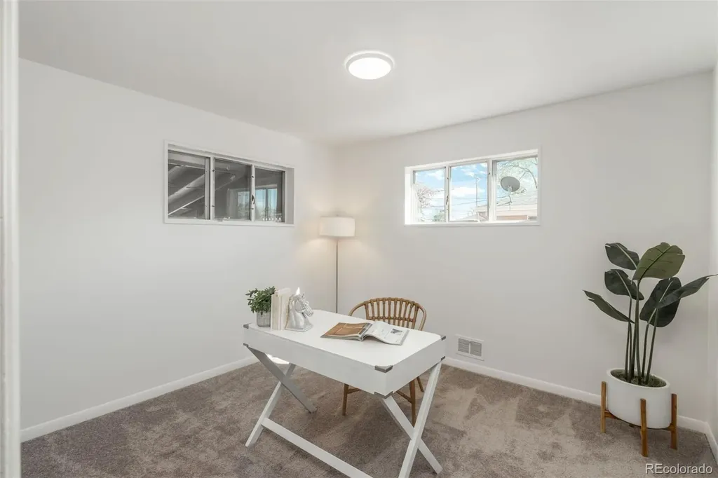 7220 Avrum Drive Denver CO 80221