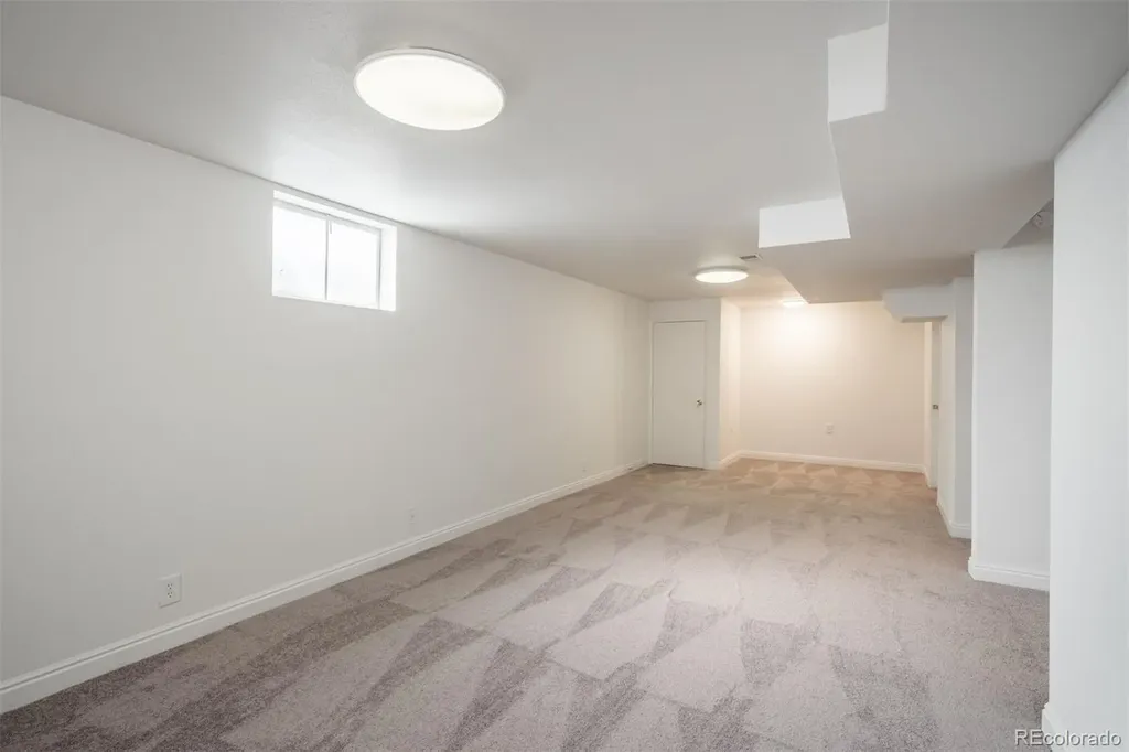 7220 Avrum Drive Denver CO 80221
