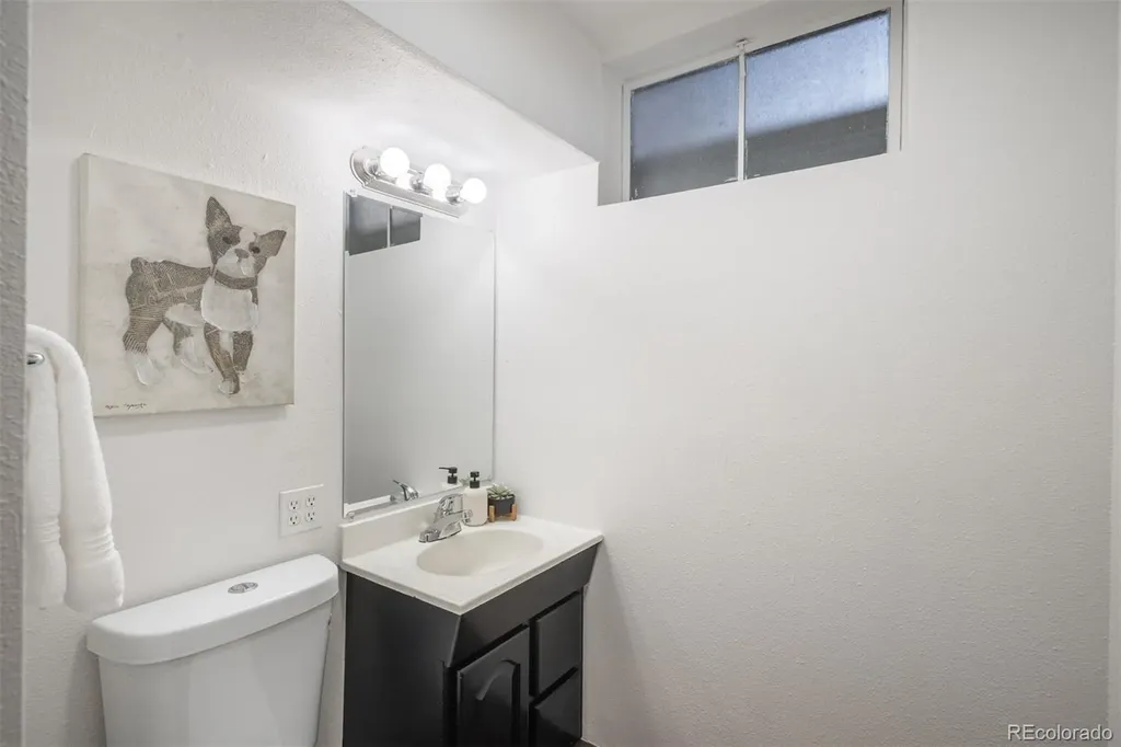 7220 Avrum Drive Denver CO 80221