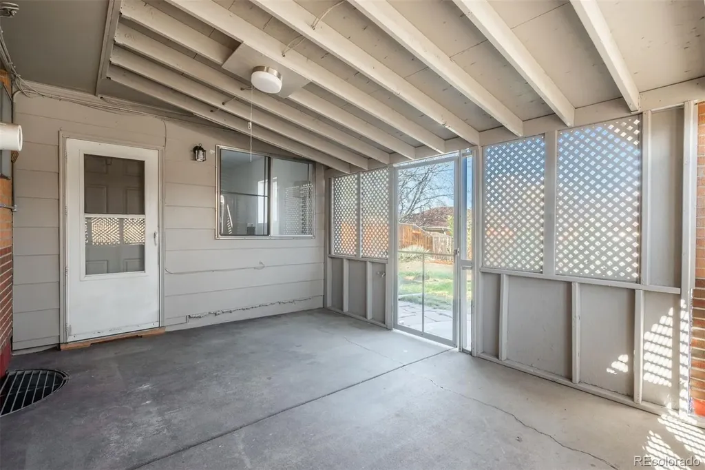 7220 Avrum Drive Denver CO 80221