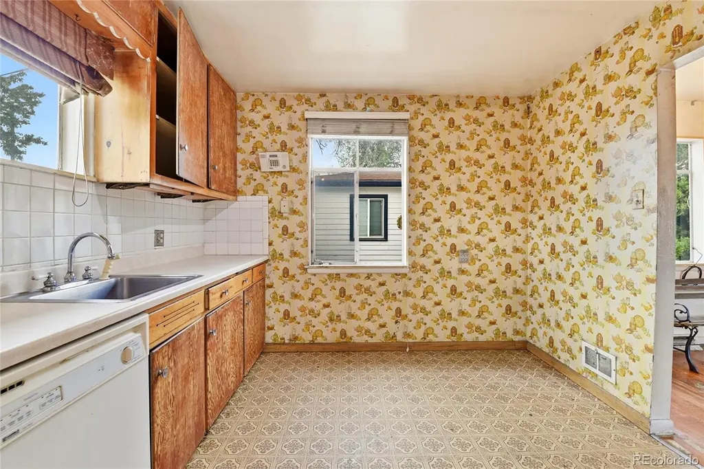 3817 S Inca Street Englewood CO 80110
