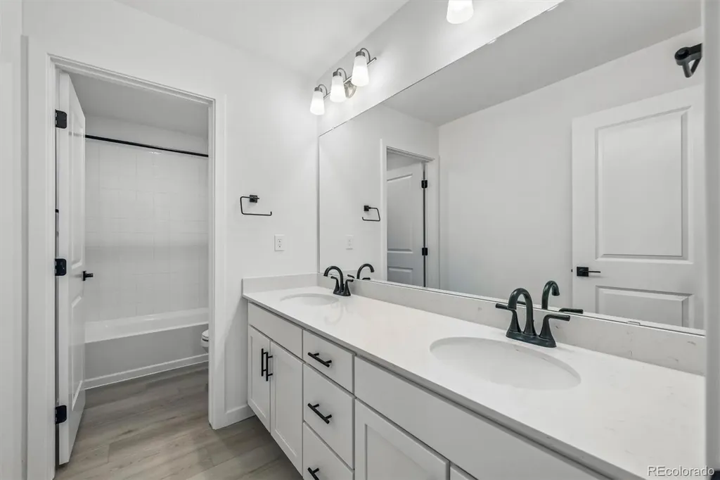 3731 N Hayleyville Street Aurora CO 80019