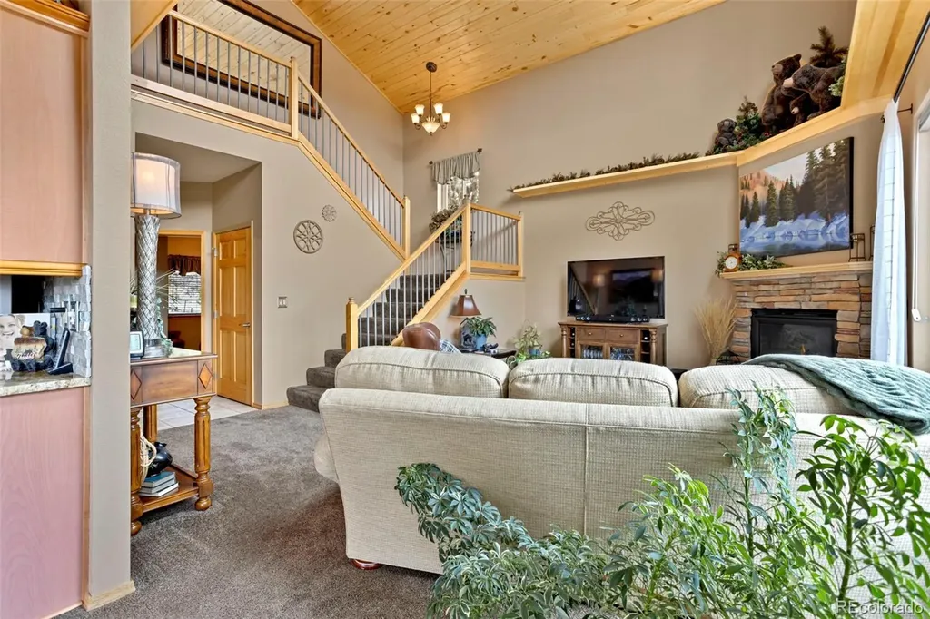 38 Kingston Drive Florissant CO 80816