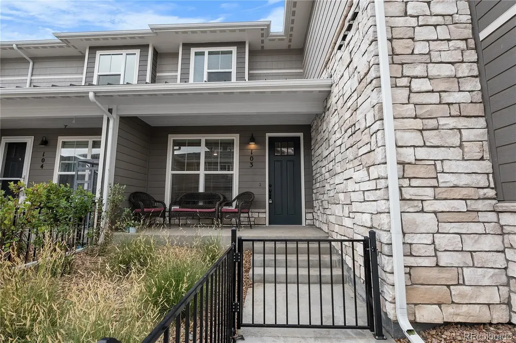 Longmont CO, 350 High Point Drive, Unit C103