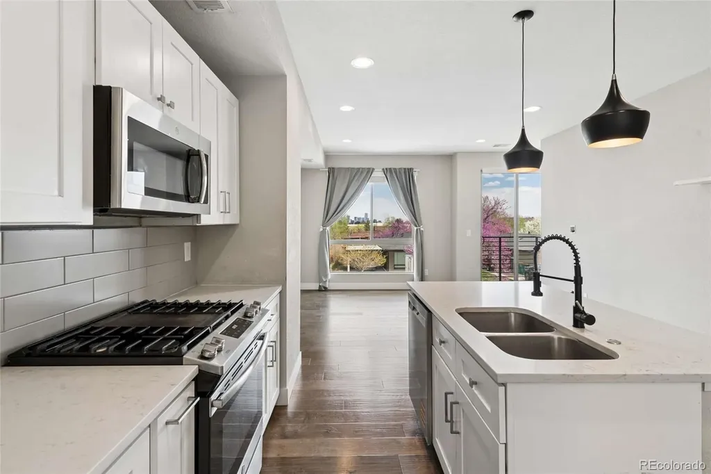 1935 Eaton Street Lakewood CO 80214