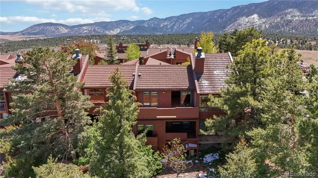 4535 Sentinel Rock Larkspur CO 80118