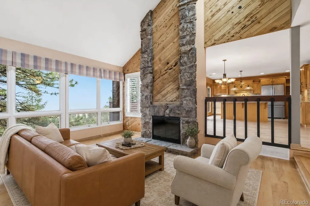 4535 Sentinel Rock Larkspur CO 80118