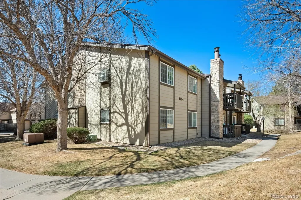 1792 S Pitkin Circle Aurora CO 80017