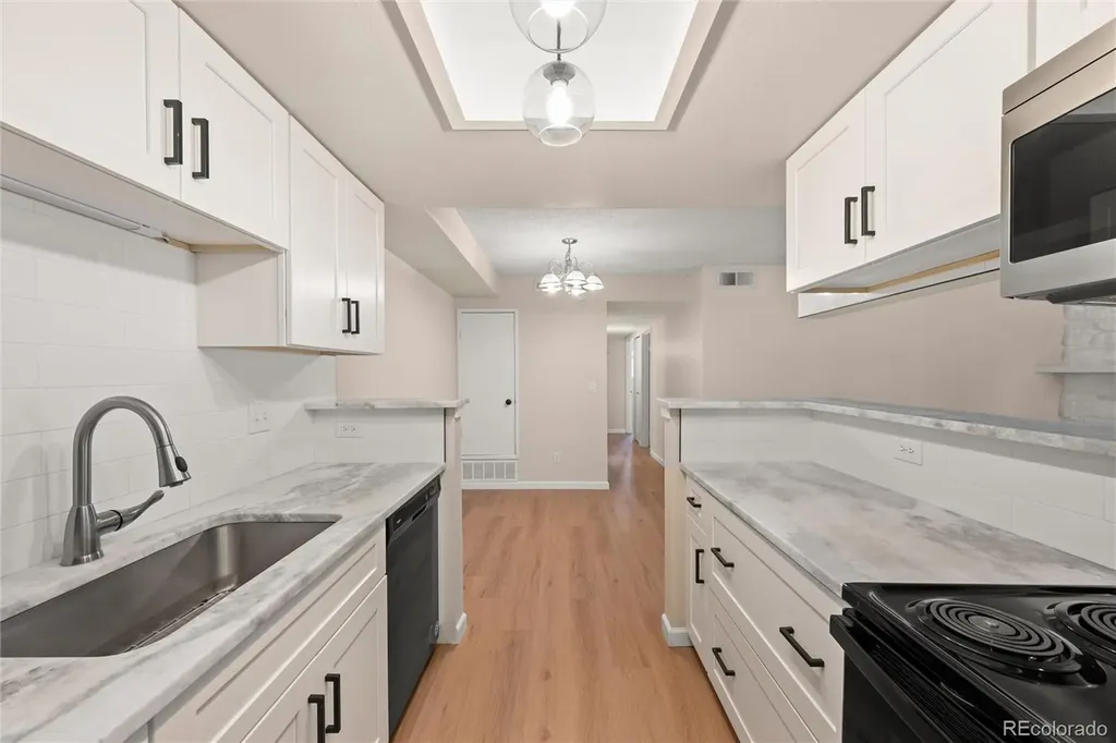 1792 S Pitkin Circle Aurora CO 80017
